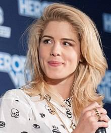 Emily Bett Rickards | Girl.com.au